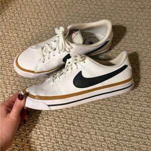 Nike court legacy sneaker